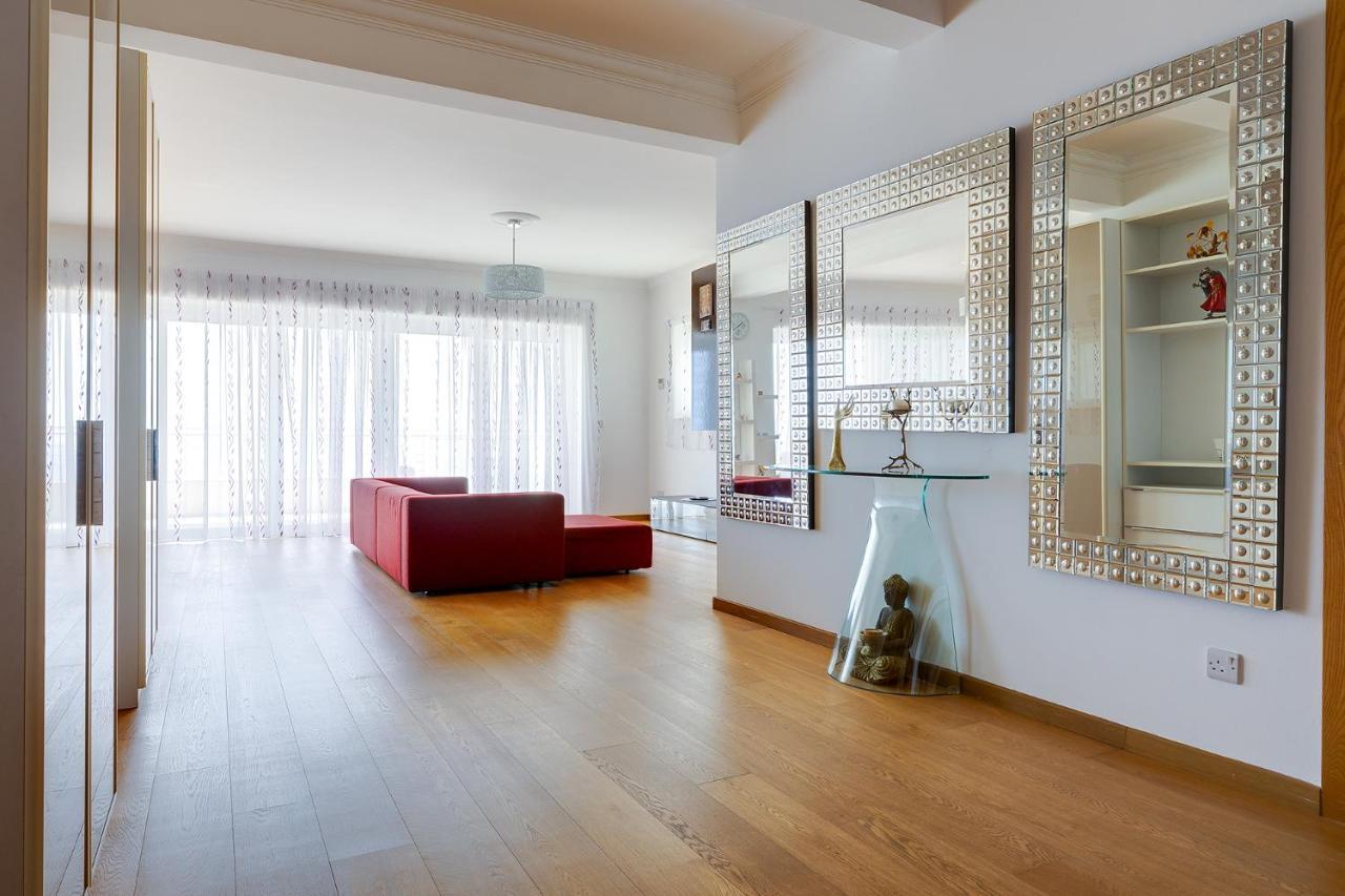 Seafront Apartment In Sliema With Pool, Upmarket Complex Extérieur photo