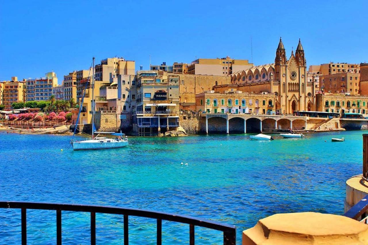 Seafront Apartment In Sliema With Pool, Upmarket Complex Extérieur photo